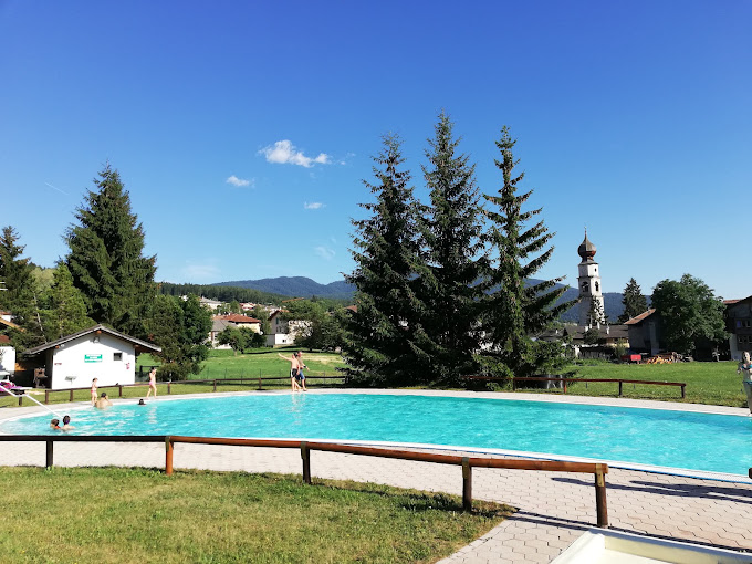 Dolomiti, Camping Village in location da sogno