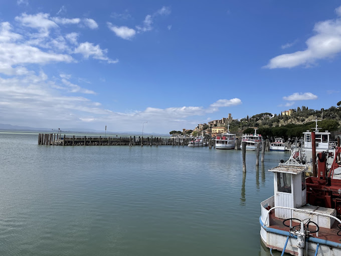 Umbria, piccolo campeggio sul lago