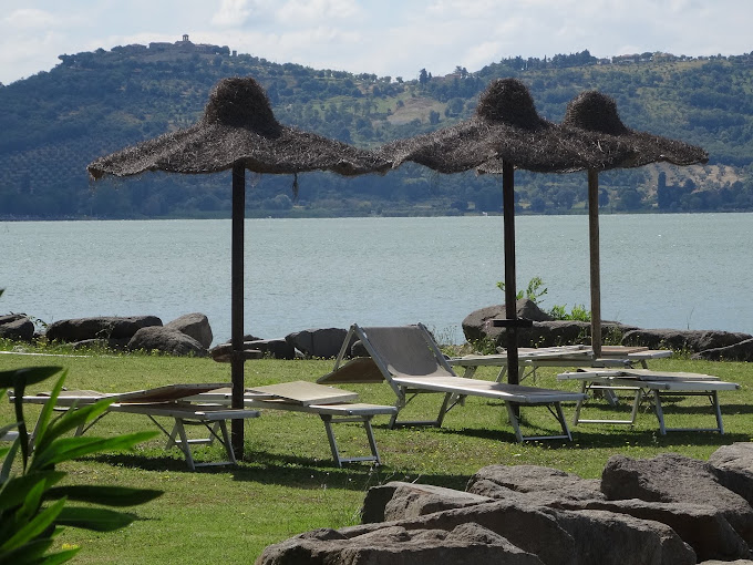 Umbria, piccolo campeggio sul lago