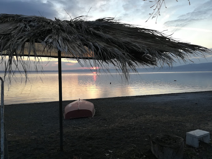 Campeggio su bellissimo lago, vicino Roma